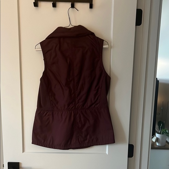 Columbia Burgundy Vest - Picture 5 of 5
